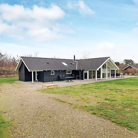 Holiday home 5 Star In Hojslev *