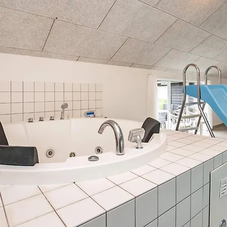 14 Person In Hojslev بيت للعطل