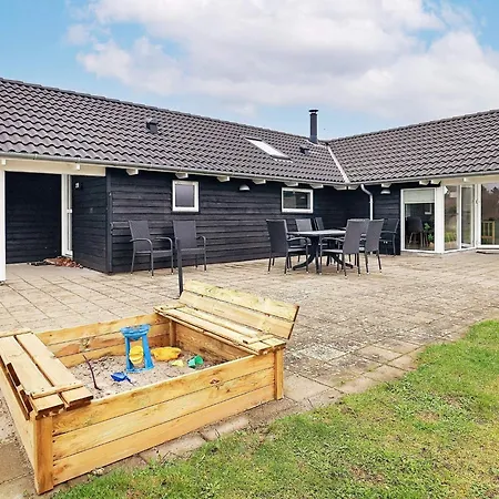 14 Person In Hojslev بيت للعطل